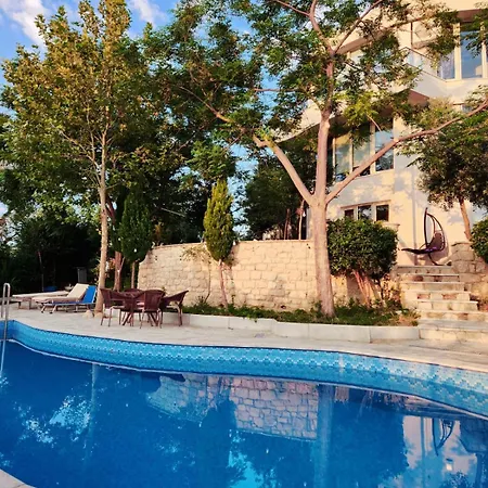 別荘 Sunrise ドゥラス